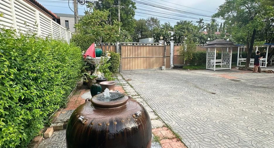 For sale 4 bedrooms house in Bang Phli, Samut Prakan