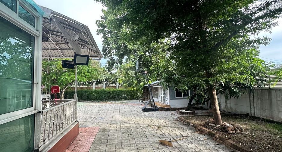 For sale 4 bedrooms house in Bang Phli, Samut Prakan