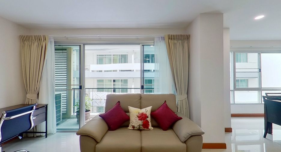 For rent 3 bedrooms apartment in Watthana, Bangkok