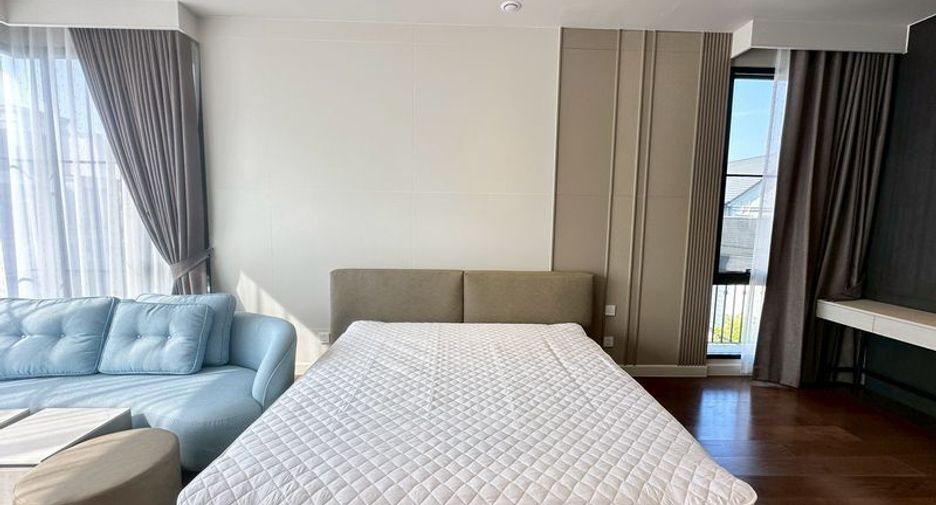 For rent 5 bedrooms house in Saphan Sung, Bangkok