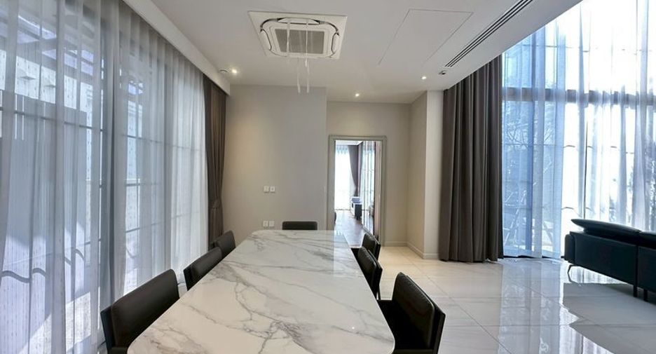 For rent 5 bedrooms house in Saphan Sung, Bangkok