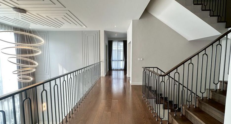 For rent 5 bedrooms house in Saphan Sung, Bangkok