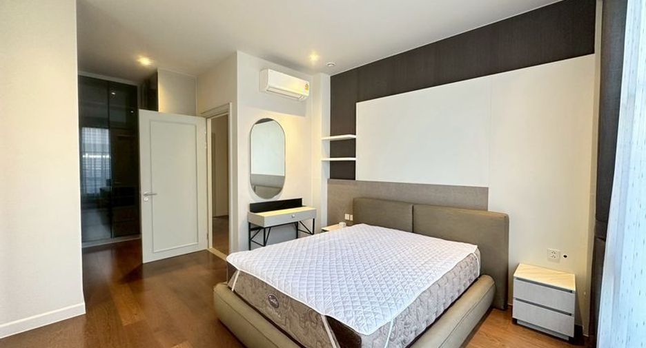 For rent 5 bedrooms house in Saphan Sung, Bangkok
