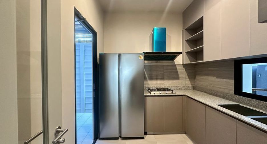 For rent 5 bedrooms house in Saphan Sung, Bangkok