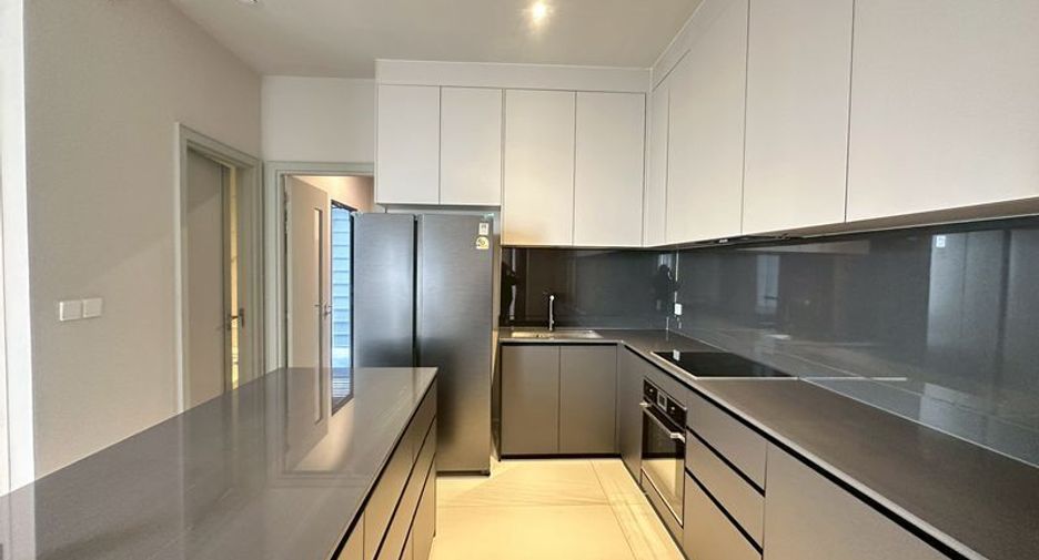 For rent 5 bedrooms house in Saphan Sung, Bangkok