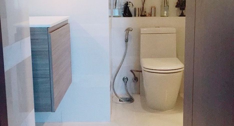 For rent 1 bed condo in Khlong Toei, Bangkok
