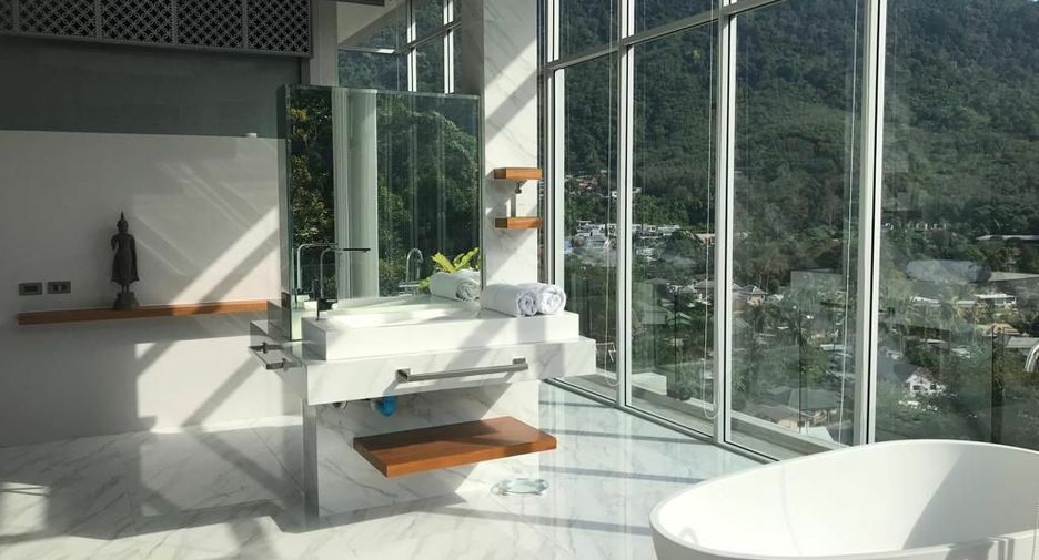À vendre et à louer 5 chambres villa à Kathu, Phuket
