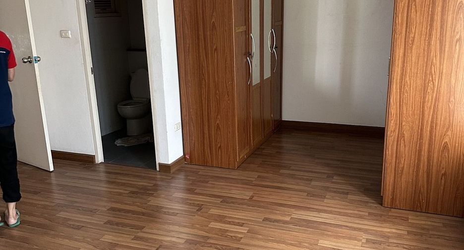 Reihenhaus zur Miete mit 3 Zimmer in Phaya Thai, Bangkok