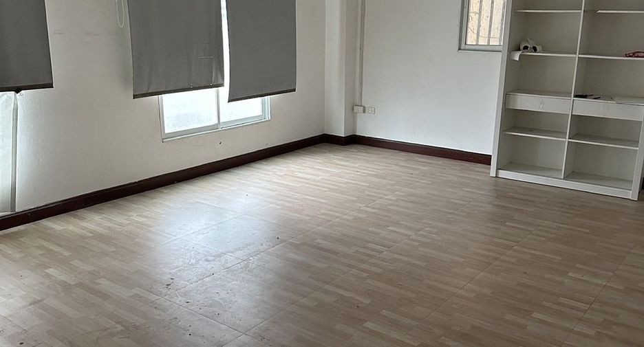 Reihenhaus zur Miete mit 3 Zimmer in Phaya Thai, Bangkok