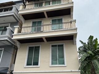Reihenhaus zur Miete mit 3 Zimmer in Phaya Thai, Bangkok