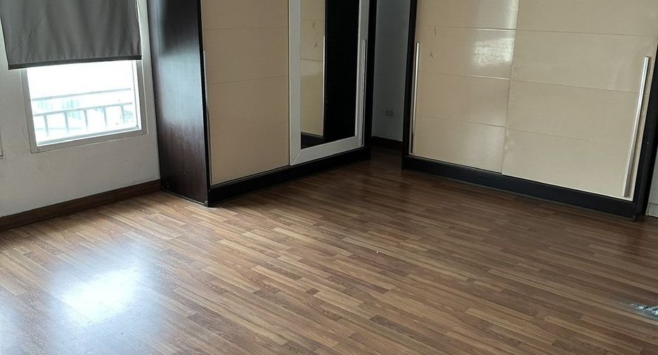 Reihenhaus zur Miete mit 3 Zimmer in Phaya Thai, Bangkok