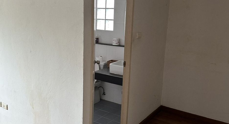 Reihenhaus zur Miete mit 3 Zimmer in Phaya Thai, Bangkok