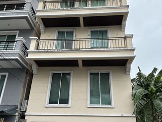 Reihenhaus zur Miete mit 3 Zimmer in Phaya Thai, Bangkok