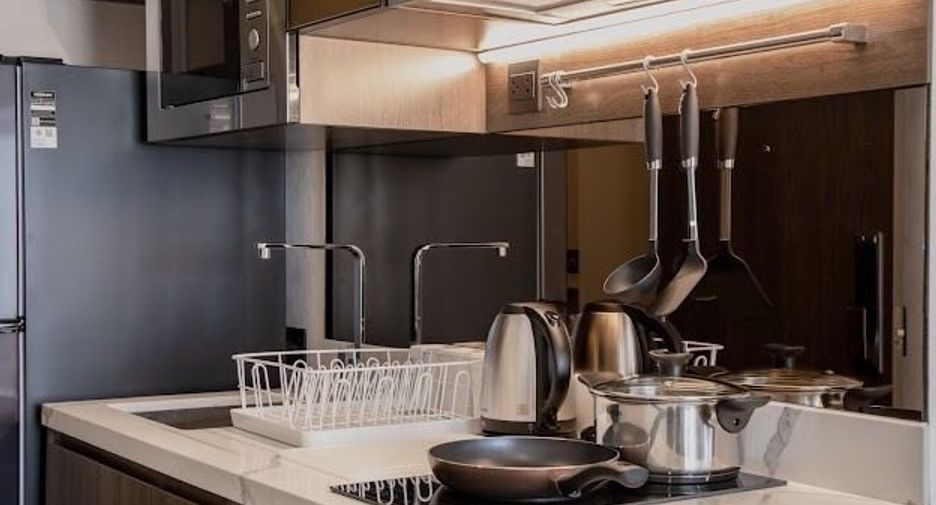 For rent 1 bed condo in Watthana, Bangkok