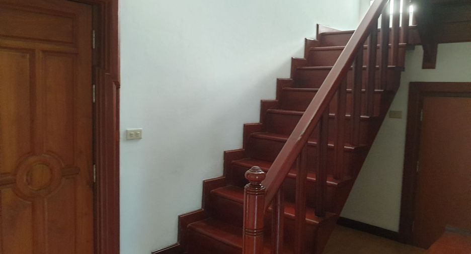ให้เช่า 4 ห้องนอน คอนโด ใน คลองเตย, กรุงเทพฯ
