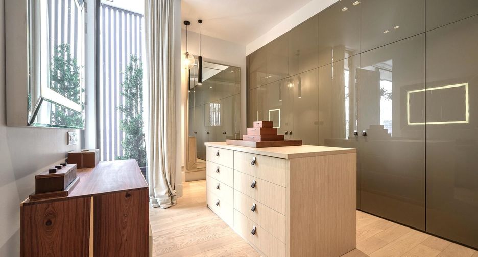 For sale 3 bedrooms townhouse in Suan Luang, Bangkok
