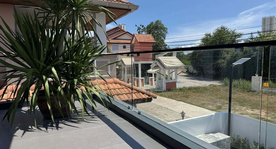 For sale 6 bedrooms villa in Bang Lamung, Chonburi