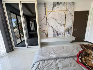 Villa en venta de 6 habitaciones en Bang Lamung, Chonburi