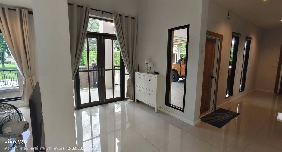 For sale 4 bedrooms house in Sai Mai, Bangkok