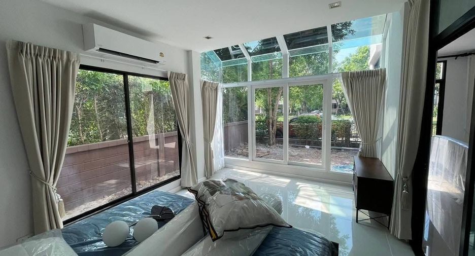 For sale 4 bedrooms house in Sai Mai, Bangkok