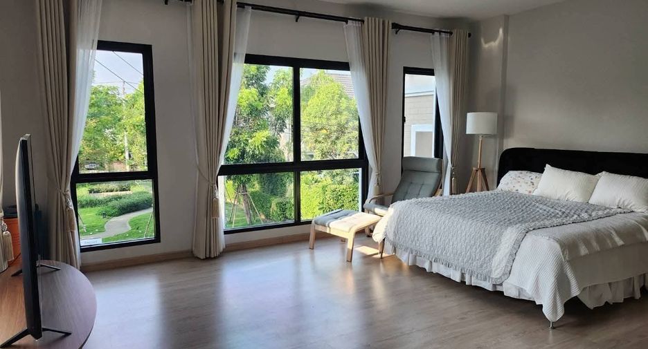 For sale 4 bedrooms house in Sai Mai, Bangkok