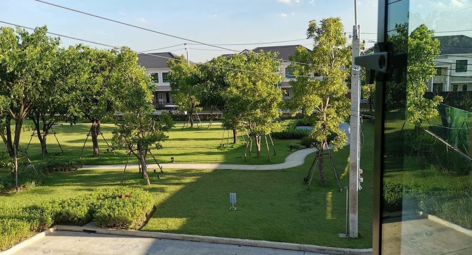 For sale 4 bedrooms house in Sai Mai, Bangkok