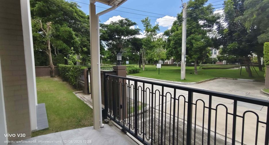 For sale 4 bedrooms house in Sai Mai, Bangkok