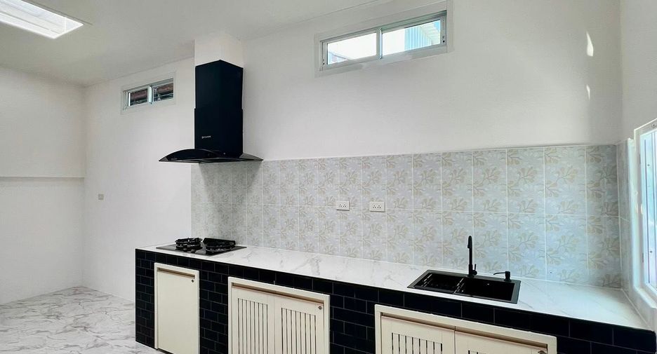For sale 2 bedrooms townhouse in Thalang, Phuket
