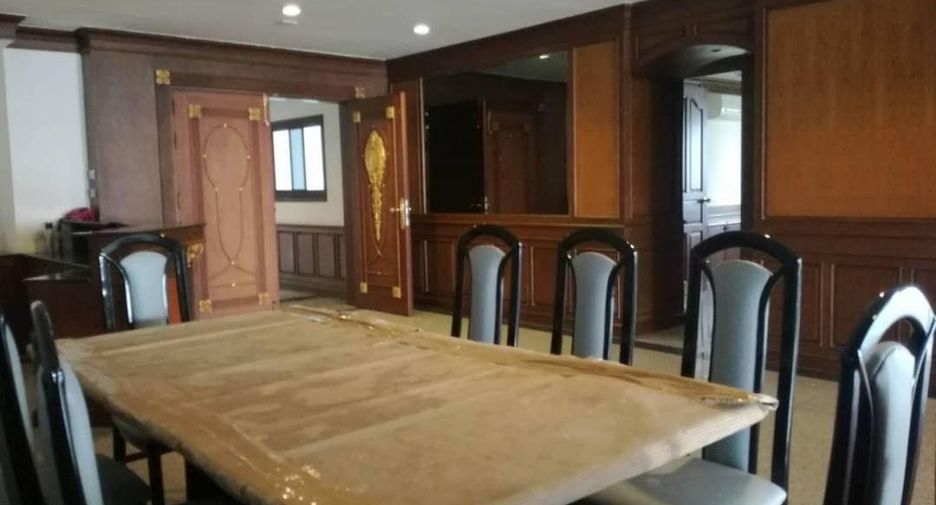 ให้เช่า 4 ห้องนอน คอนโด ใน วัฒนา, กรุงเทพฯ