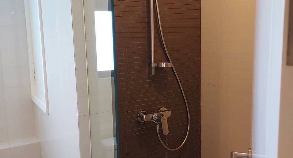 For rent 3 bedrooms condo in Bang Lamung, Chonburi