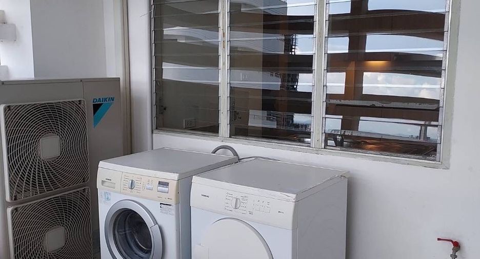 For rent 3 bedrooms condo in Bang Lamung, Chonburi