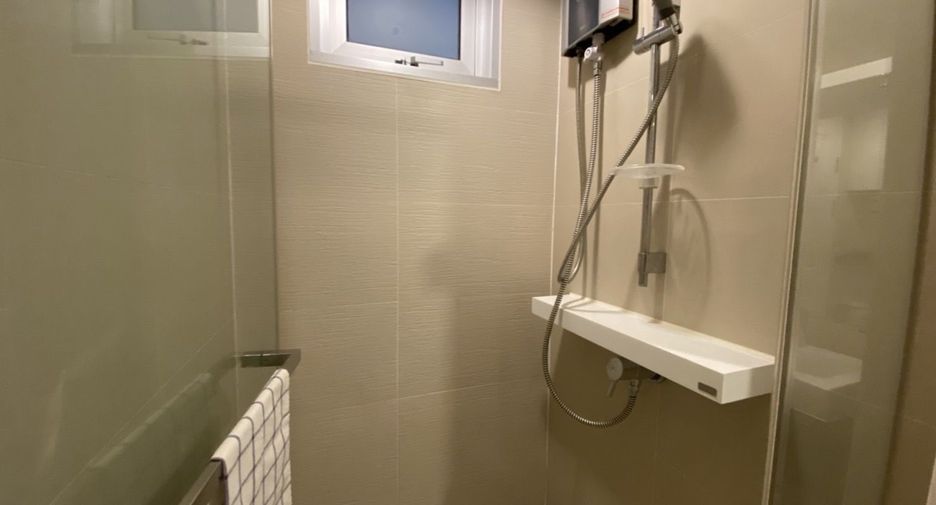 For sale 3 ベッドルーム condo in Huai Khwang, Bangkok