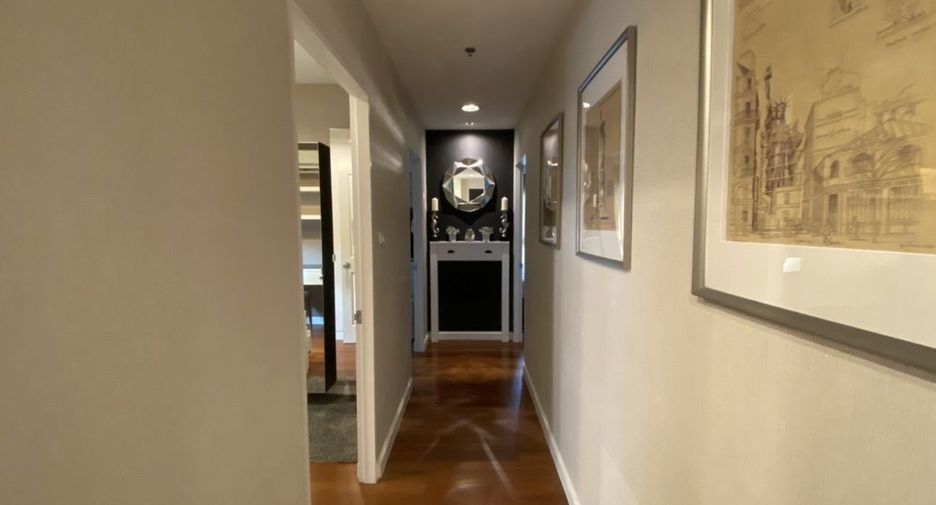 For sale 3 ベッドルーム condo in Huai Khwang, Bangkok