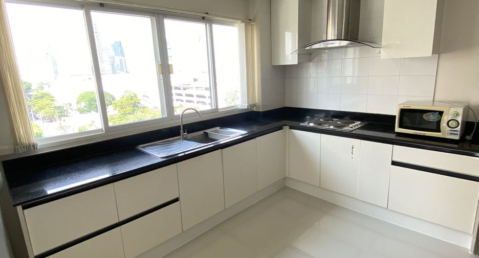 À louer 3 chambres appartement à Watthana, Bangkok
