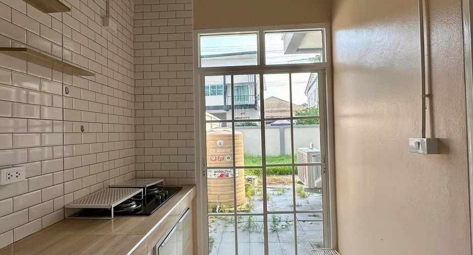For sale 3 bedrooms house in Sattahip, Chonburi