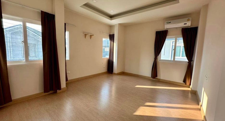 For sale 3 bedrooms house in Sattahip, Chonburi