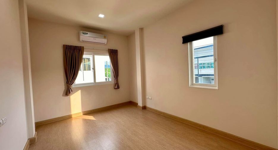 For sale 3 bedrooms house in Sattahip, Chonburi