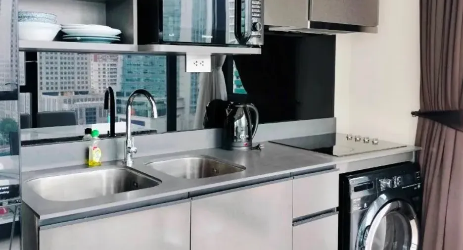 For rent 2 bedrooms condo in Khlong Toei, Bangkok