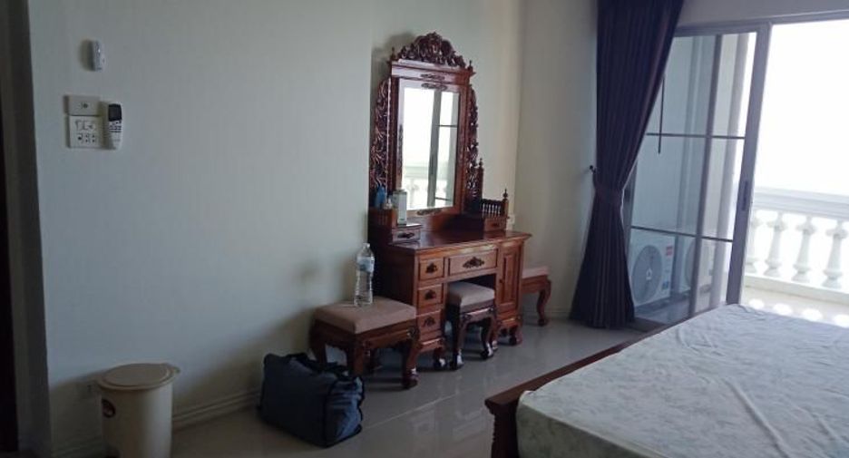 For rent 3 bedrooms condo in Bang Lamung, Chonburi