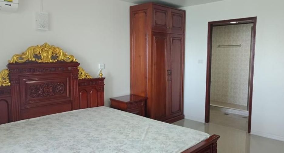 For rent 3 bedrooms condo in Bang Lamung, Chonburi