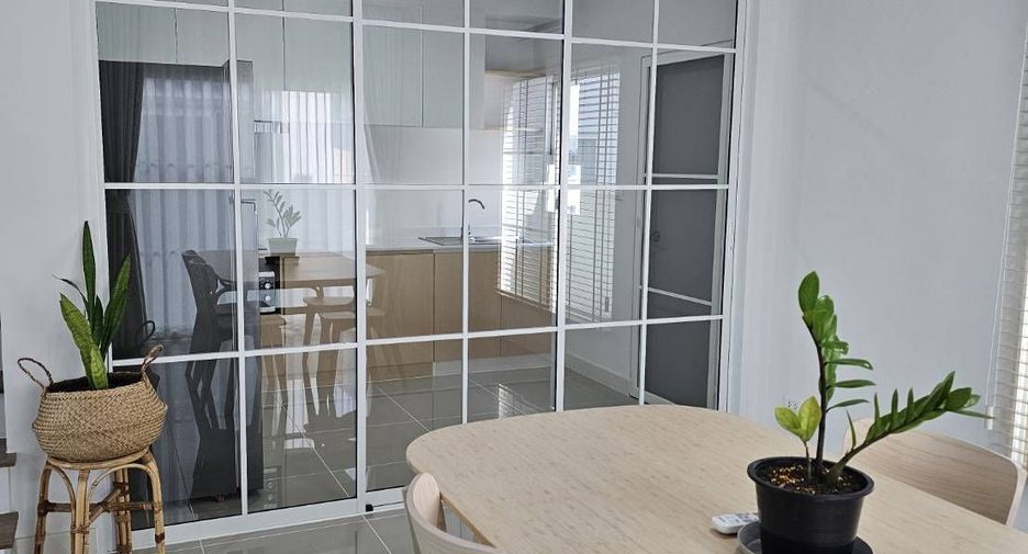 Casa en alquiler de 3 habitaciones en Bang Phli, Samut Prakan