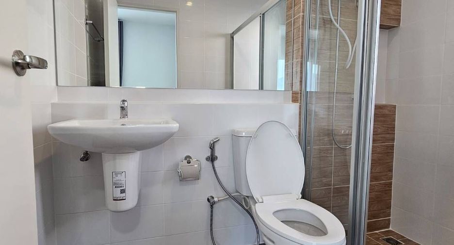 Casa en alquiler de 3 habitaciones en Bang Phli, Samut Prakan