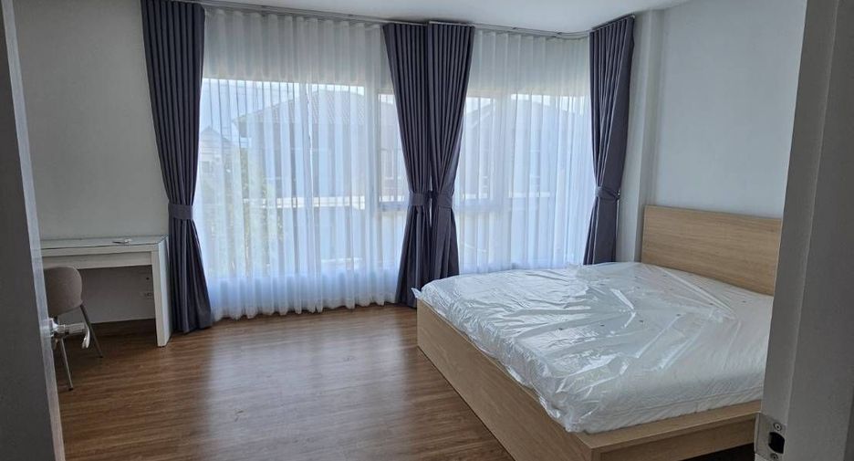 Casa en alquiler de 3 habitaciones en Bang Phli, Samut Prakan