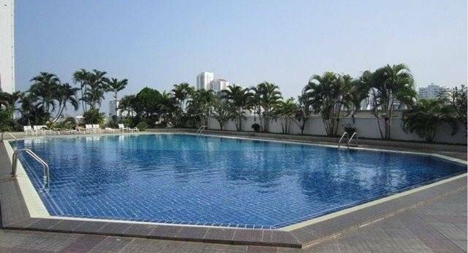 For rent 2 bedrooms condo in Watthana, Bangkok