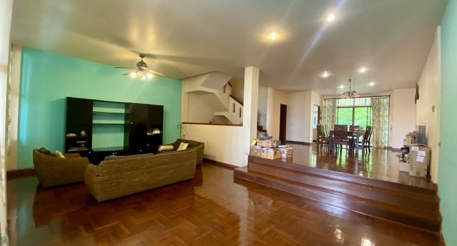 For sale 6 bedrooms townhouse in Bang Lamung, Chonburi