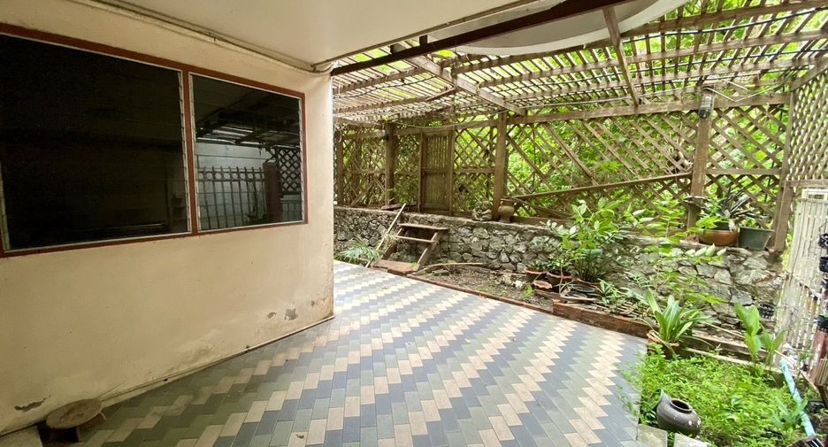 For sale 6 bedrooms townhouse in Bang Lamung, Chonburi