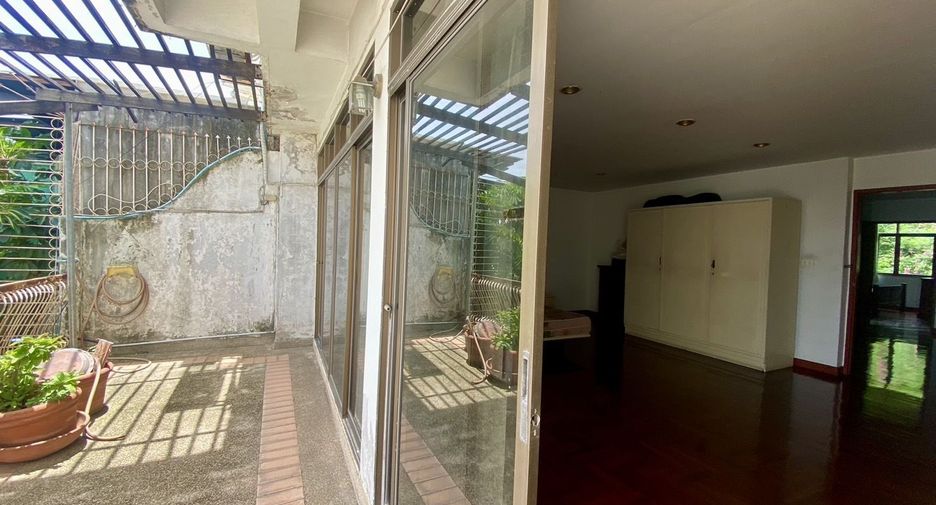 For sale 6 bedrooms townhouse in Bang Lamung, Chonburi