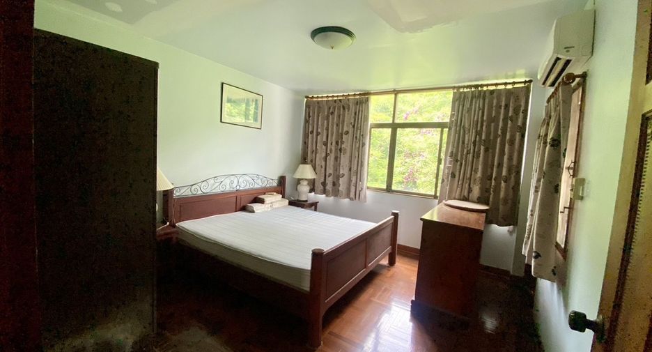 For sale 6 bedrooms townhouse in Bang Lamung, Chonburi