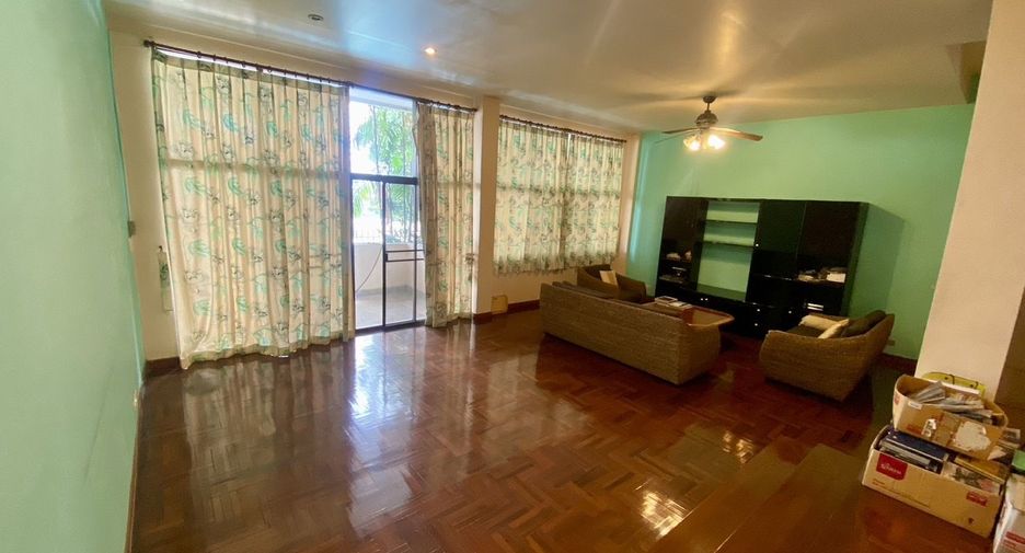 For sale 6 bedrooms townhouse in Bang Lamung, Chonburi