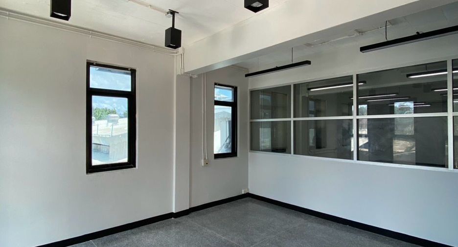 For rent 5 bedrooms office in Phra Khanong, Bangkok